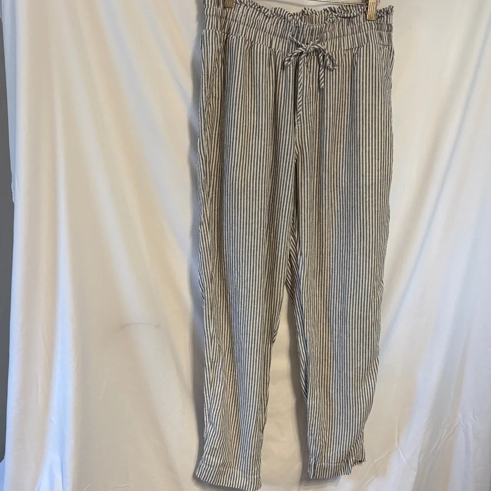 a new day Grey & White Striped Drawstring Chinos Linen Blend SZ M Quiet Luxury.